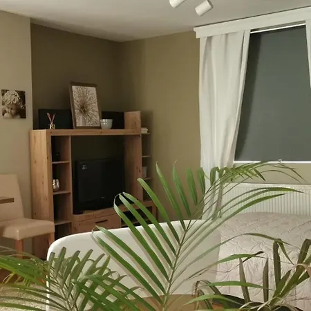 Crystal كراغوييفاك